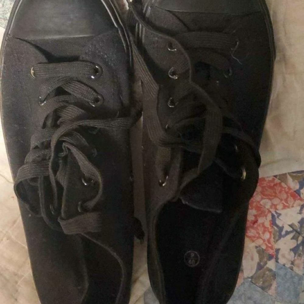 Womens All Black Canvas Sneakers